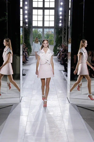 Look 2